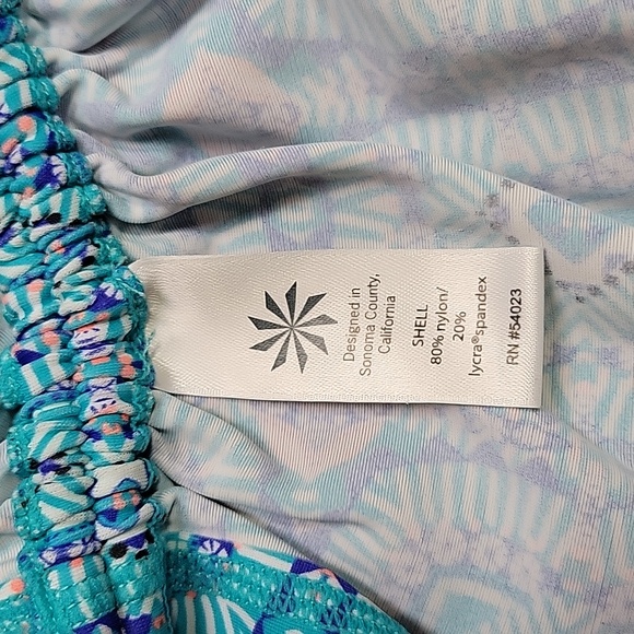 EUC- Athleta ‘Fiji’ Half Zip Ruched Side Rash Guard - Picture 6 of 7